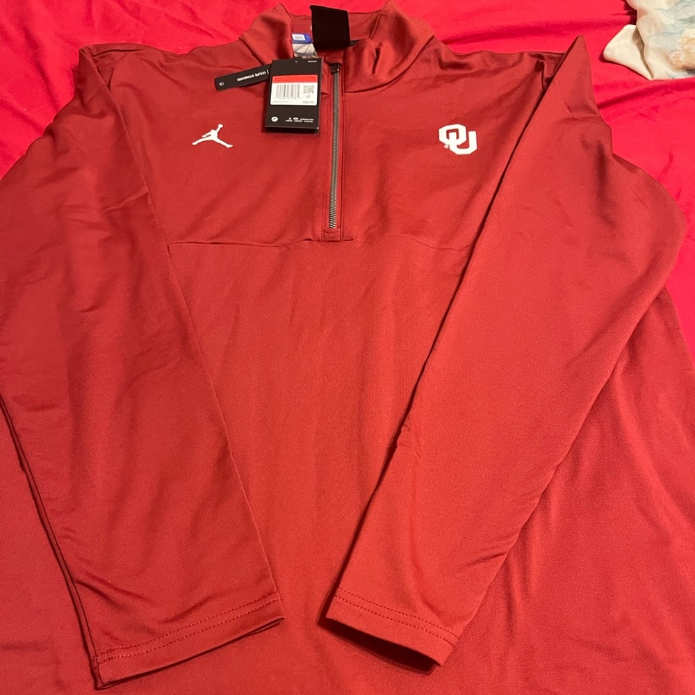 Brand new with tags mens jordan Oklahoma pullover size large asking $65